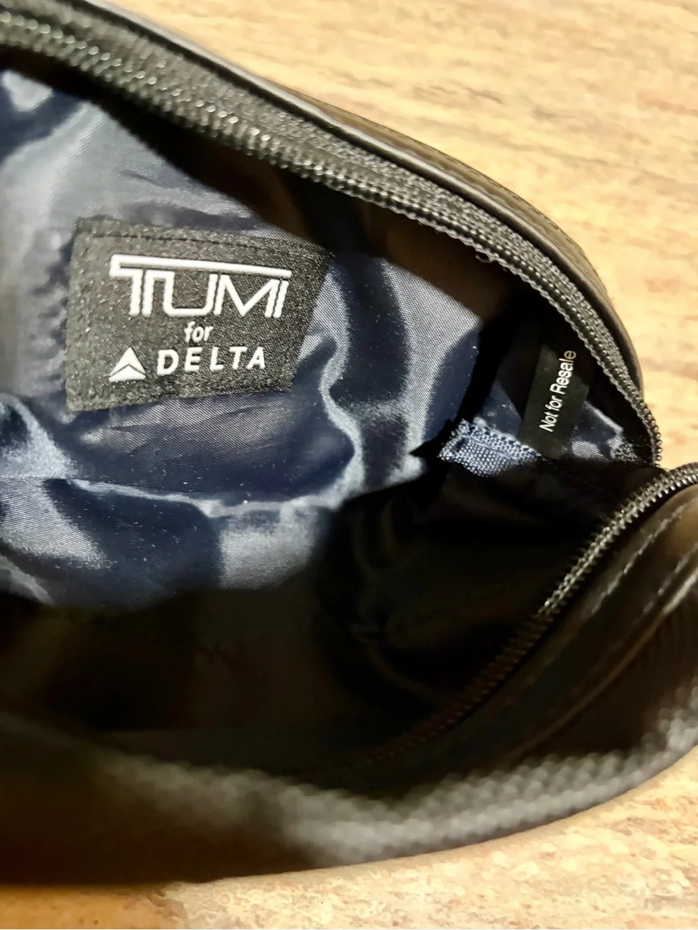 Tumi Black Textured Nylon Men's Toiletry Case